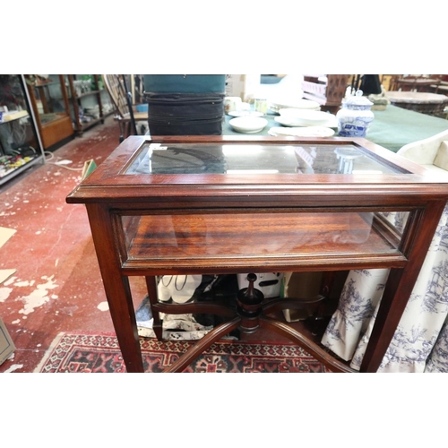 171 - Vitrine display cabinet - Approx. size L:68cm D:41cm H:76cm