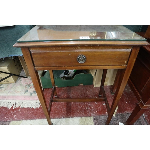 183 - Glass top mahogany side table - Approx. size W:53cm D:37cm H:74cm