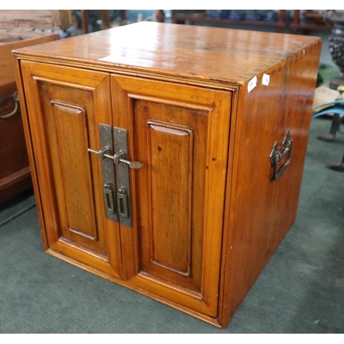 190 - Decorative Oriental collectors chest - Approx. size W:36cm D:33cm H:36cm