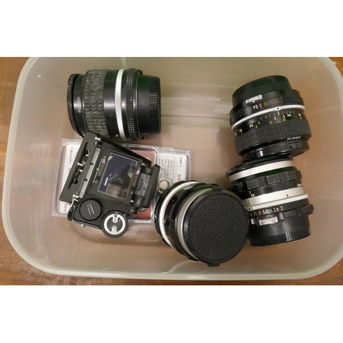 285 - Large collection of camera equipment to include cameras, accessories, development equipment etc.