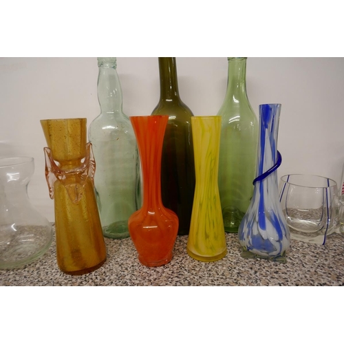 286 - Collection of glass to include coloured examples
