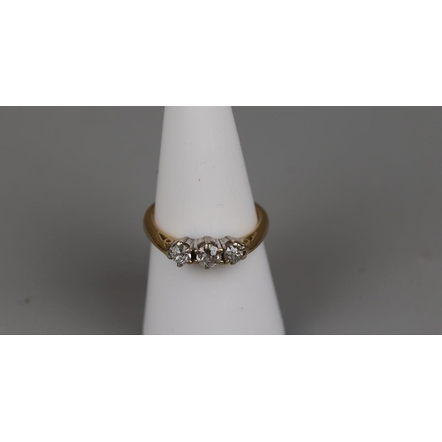 35 - 18ct gold 3 stone diamond ring - Approx size N