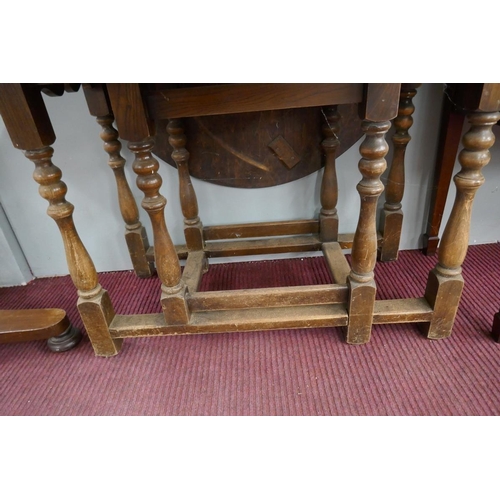 409 - Oak gateleg table