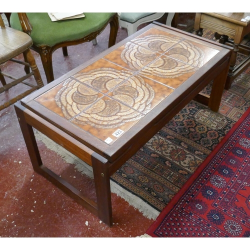423 - Mid century tile topped coffee table - Approx. size L:95cm D:47cm H:40cm
