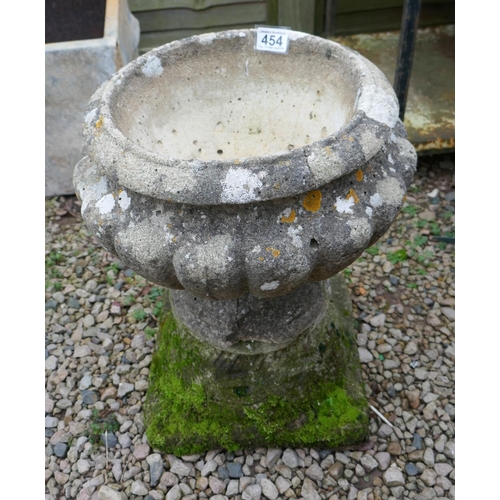 454 - Early stone planter