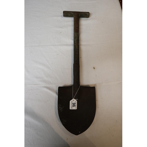96 - American WW2 retrenching shovel stamped US