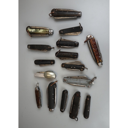 109 - Collection of pocket knives