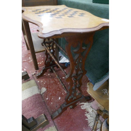 202 - Small antique walnut inlaid games table - Approx L: 58cm W: 38cm H: 68cm