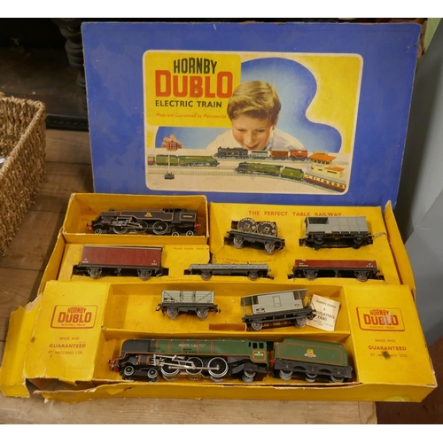 226 - Hornby Dublo model railway set in original box