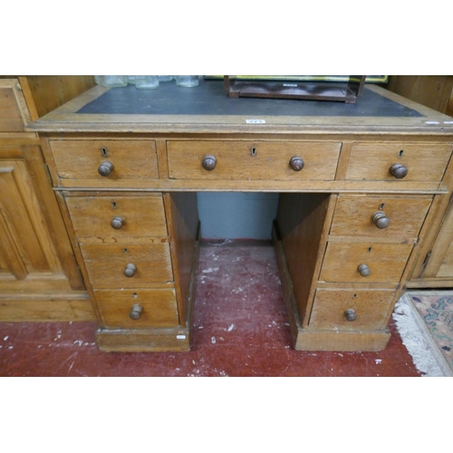 271 - Small Victorian oak desk - Approx W: 92cm D: 65cm H: 74cm