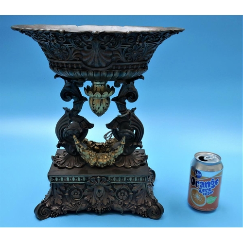 351 - 19th century stunning bronze centrepiece - Approx. height 36cm