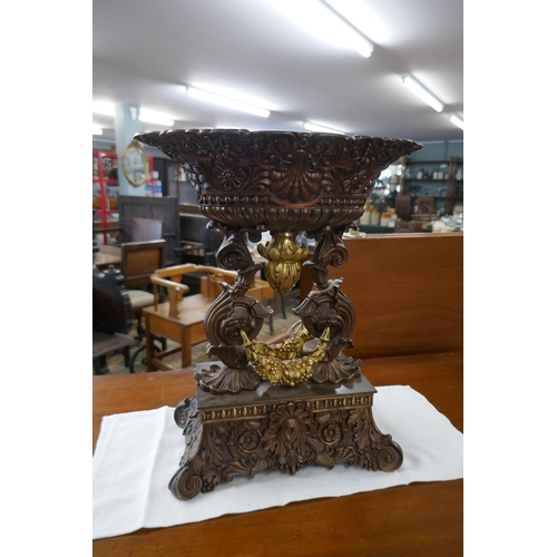 351 - 19th century stunning bronze centrepiece - Approx. height 36cm