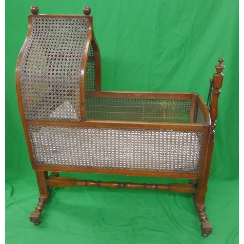 359 - Antique bergère crib