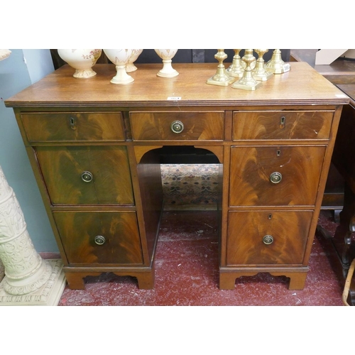 364 - Mahogany kneehole desk - Approx W: 98cm D: 46cm H: 81cm