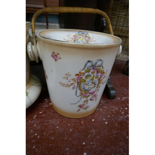 368 - 2 Crown Devon pots together with Maling pot A/F