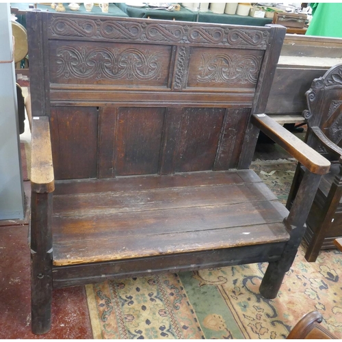 374 - Early carved oak settle - Approx L: 117cm W: 63cm H: 124cm