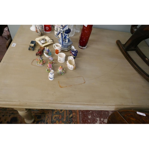 384 - Painted pine farmhouse kitchen table