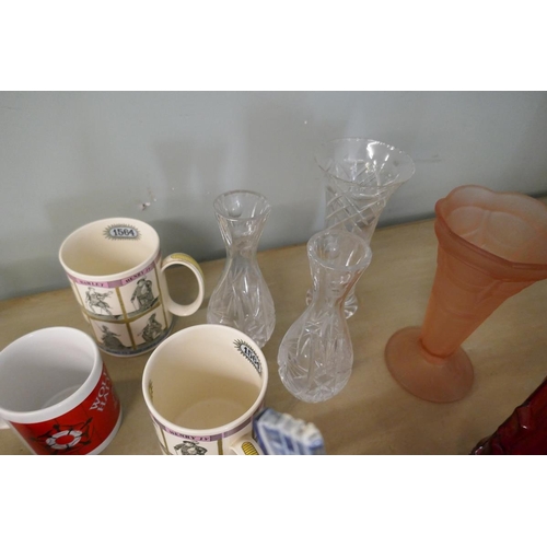 385 - Collection of ceramics etc