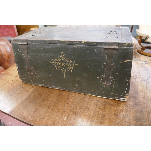 394 - Victorian carriage chest - Approx L: 69cm W: 38cm H: 30cm