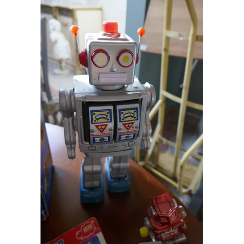 421 - Collection of vintage toy robots