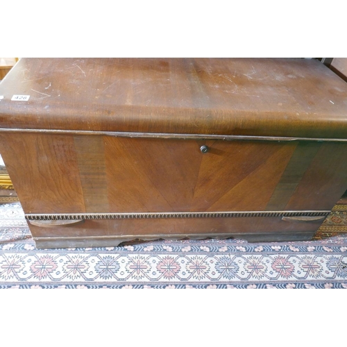 428 - Fine American red cedar mule chest - Approx W: 113cm D: 49cm H: 61cm