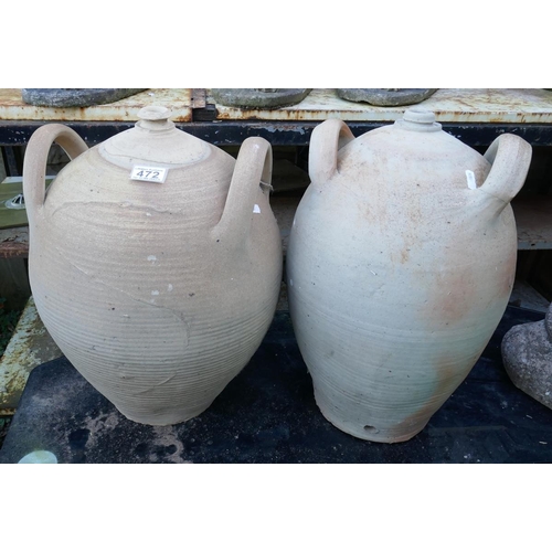 472 - Pair of urns