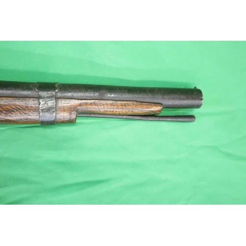 76 - Antique matchlock gun