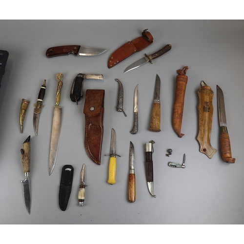 97 - Collection of knives