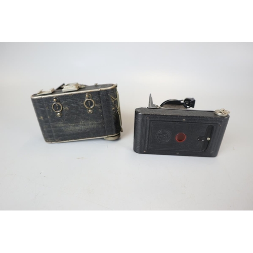 156 - Collection of vintage folding cameras etc