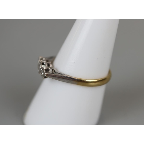 22 - 18ct 5 stone diamond ring - Size P