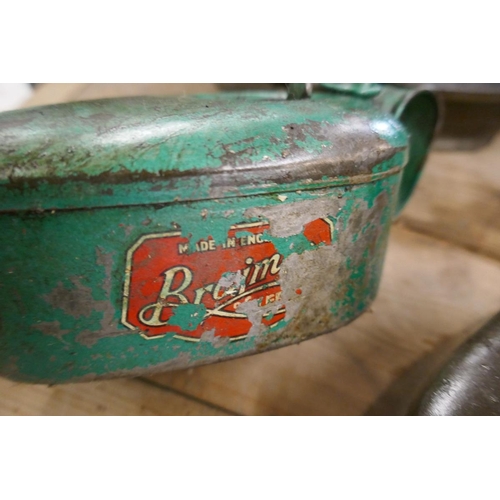 237 - Collection of Vintage oil cans etc