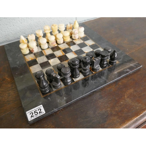 252 - Onyx chess set on onyx board