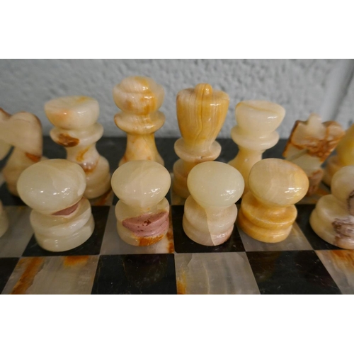 252 - Onyx chess set on onyx board