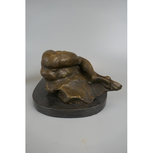 264 - Nude bronze laid down on marble base - Approx length 26cm