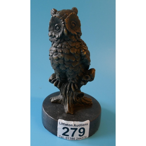 279 - Small owl bronze on marble base - Approx height 15cm