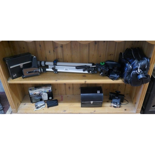 286 - Collection of cameras and accessories