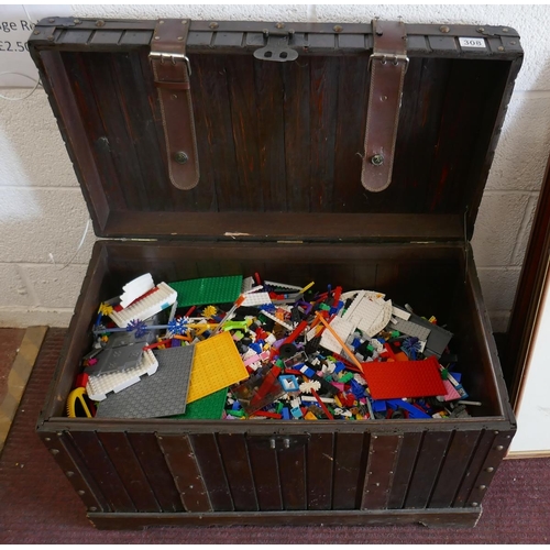 308 - Wooden chest filled with large quantity of Knex & mixed Lego