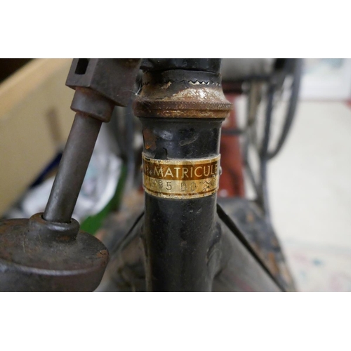 346 - 1928 French hand propelled tricycle by Ets. G. Poirier with original dynamo lights - Appears mechani... 