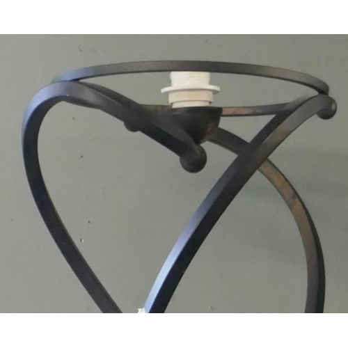 415 - Twisted metal standard lamp