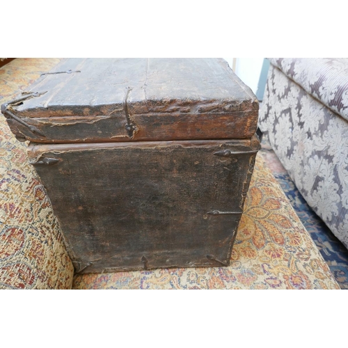 417 - Early antique painted dowry chest - Approx size W: 84cm D: 37cm H: 41cm