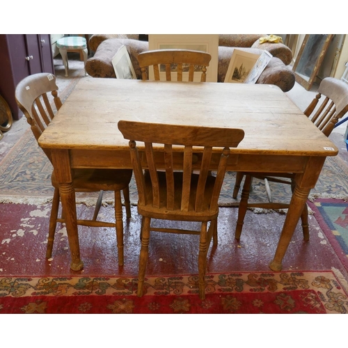 418 - Antique pine farmhouse table - Approx size L: 122cm W: 92cm H: 73cm