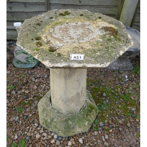 451 - Stone pedestal sun dial base - sundial top missing