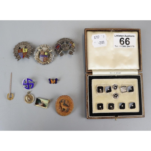 66 - Collection of jewellery to include 3 silver Jubilee badges