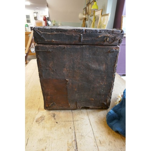 417 - Early antique painted dowry chest - Approx size W: 84cm D: 37cm H: 41cm