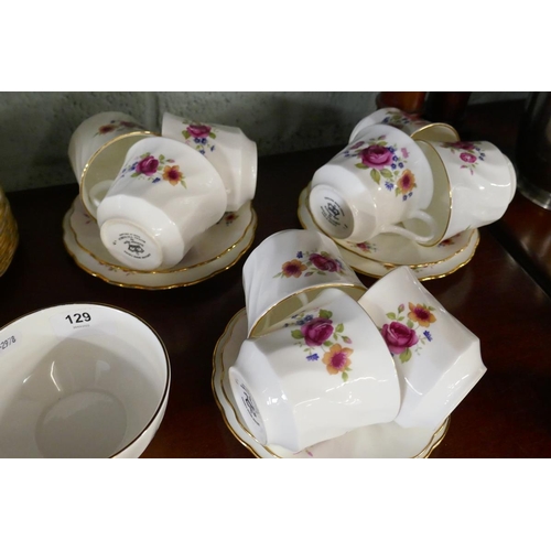 129 - 12 place tea service Summer Rose by Royal Victoria