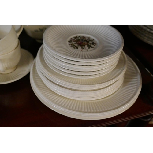 130 - Collection of Wedgewood Conway pattern