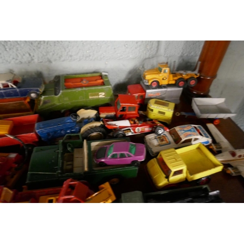 137 - Large collection of diecast cars