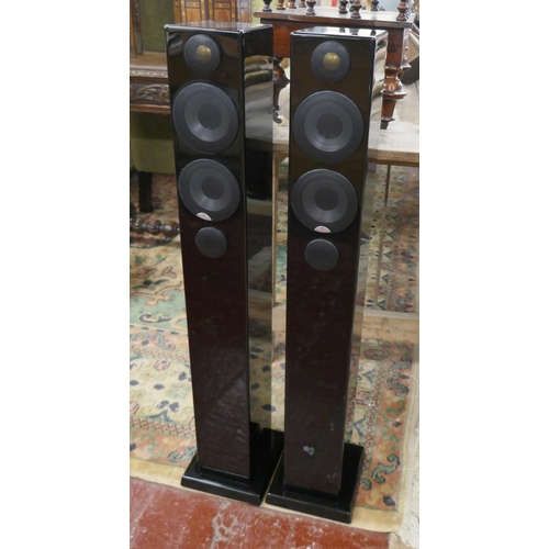 281 - A pair of Monitor Audio Radius R270-B Speakers