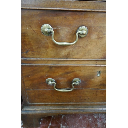 383 - Comode chest