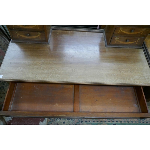 399 - Mahogany dressing table with marquetry inlay - Approx size: W: 107cm D: 52cm H: 97cm